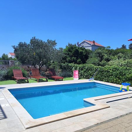 Holiday House Nena With Pool Vinisce Exterior photo