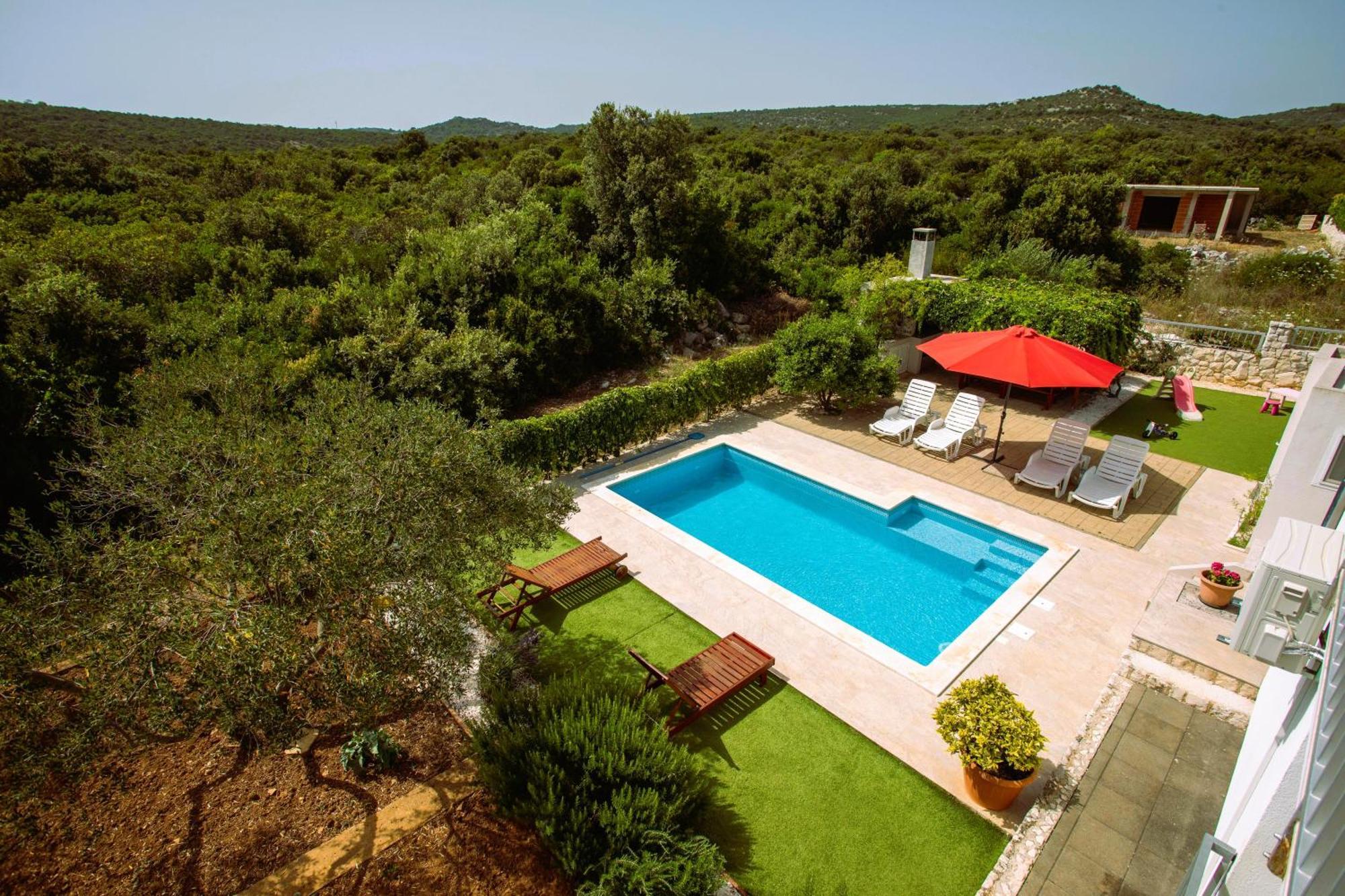 Holiday House Nena With Pool Vinisce Exterior photo