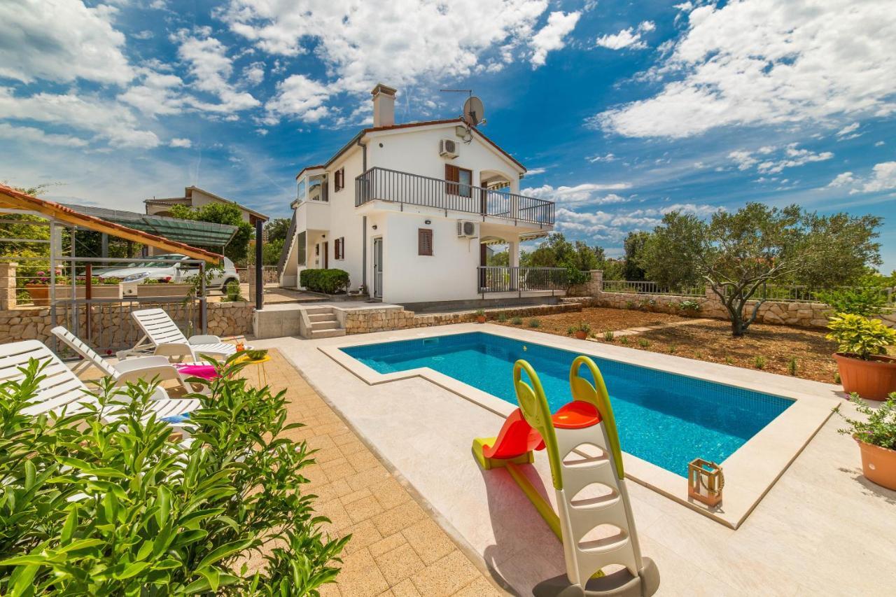 Holiday House Nena With Pool Vinisce Exterior photo